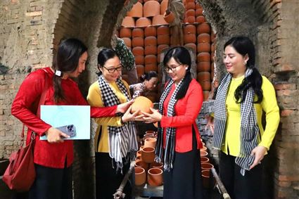 Mời tham gia trưng bày triển lãm và các hoạt động tại Festival Gạch Gốm Đỏ - Kinh tế Xanh tỉnh Vĩnh Long lần thứ I năm 2024